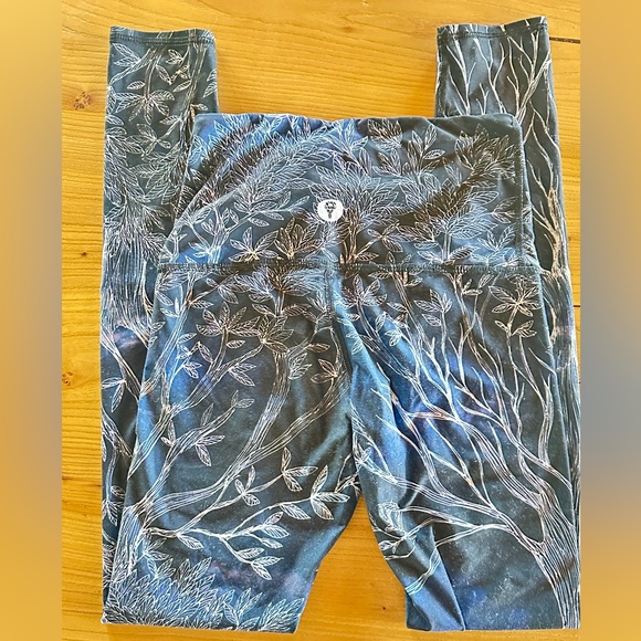 Yoga Democracy Root to Rise Leggings - Picture 2 of 7